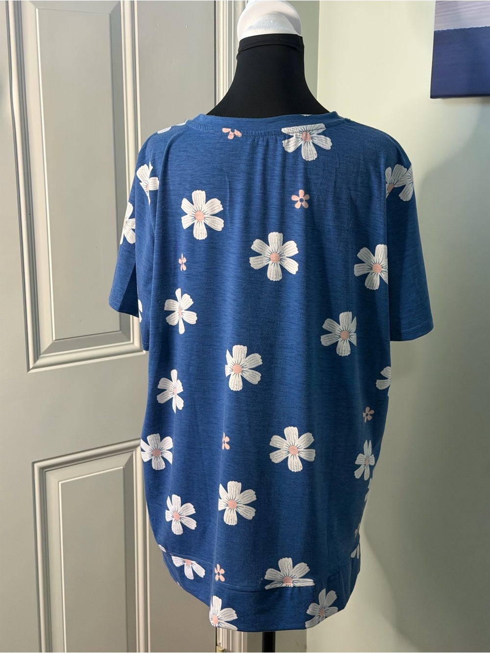 Blue‎ Floral Short Sleeve Tee - Picture 3 of 3